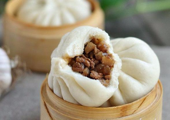 包子蒸熟后为什么底部会烂,为什么包子蒸好后表皮不光亮