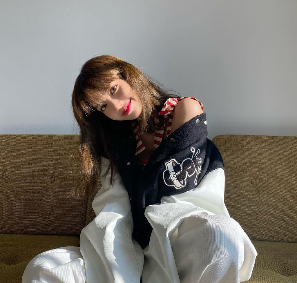 lisa私服第二期,2023lisa同款棒球服