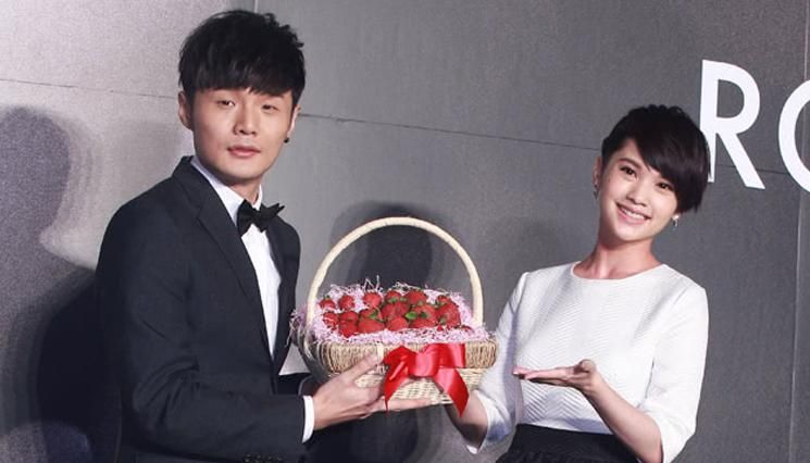 李荣浩杨丞琳结婚时他们都多大了,李荣浩杨丞琳谈多久结婚的
