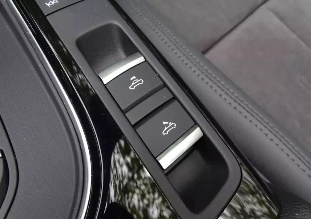 奥迪a53.0t,奥迪a52021款