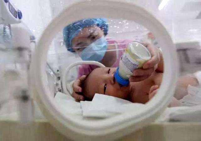 七个月就出生的早产儿该放弃吗,孕几周早产儿可以存活