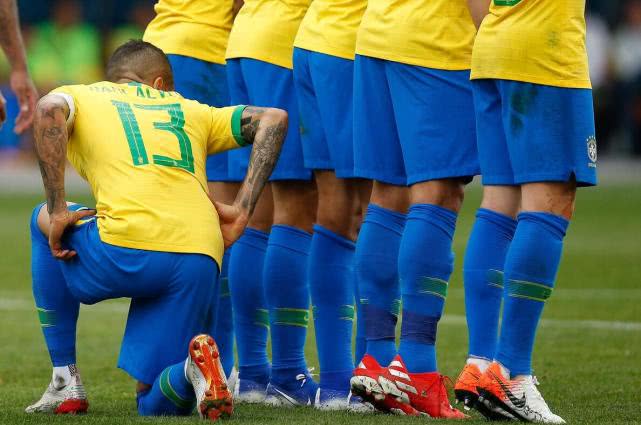 阿尔维斯精彩场面盘点,阿尔维斯球技