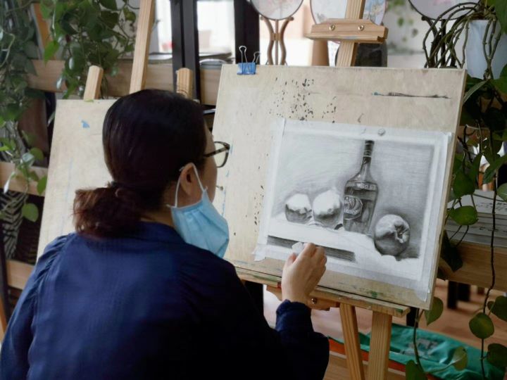 兰州艺森成人画室/兰州成年人学习画画/零基础学油画水彩国画