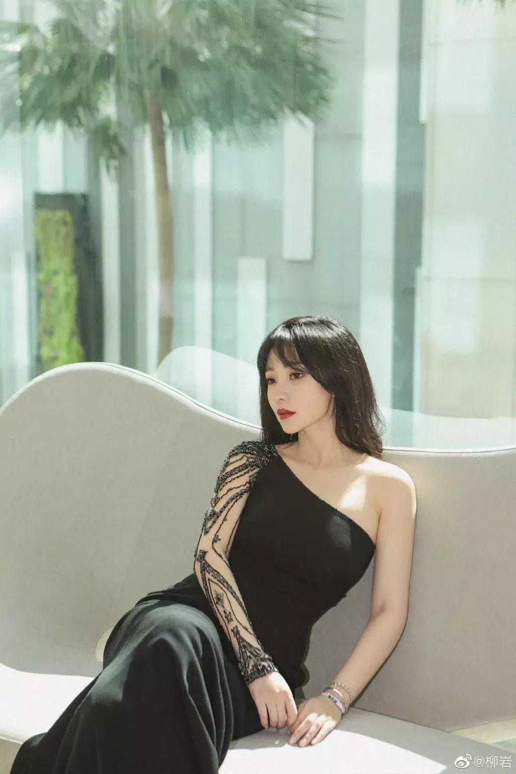 柳岩直播卖货3小时破千万,明星柳岩直播卖货3小时超千万