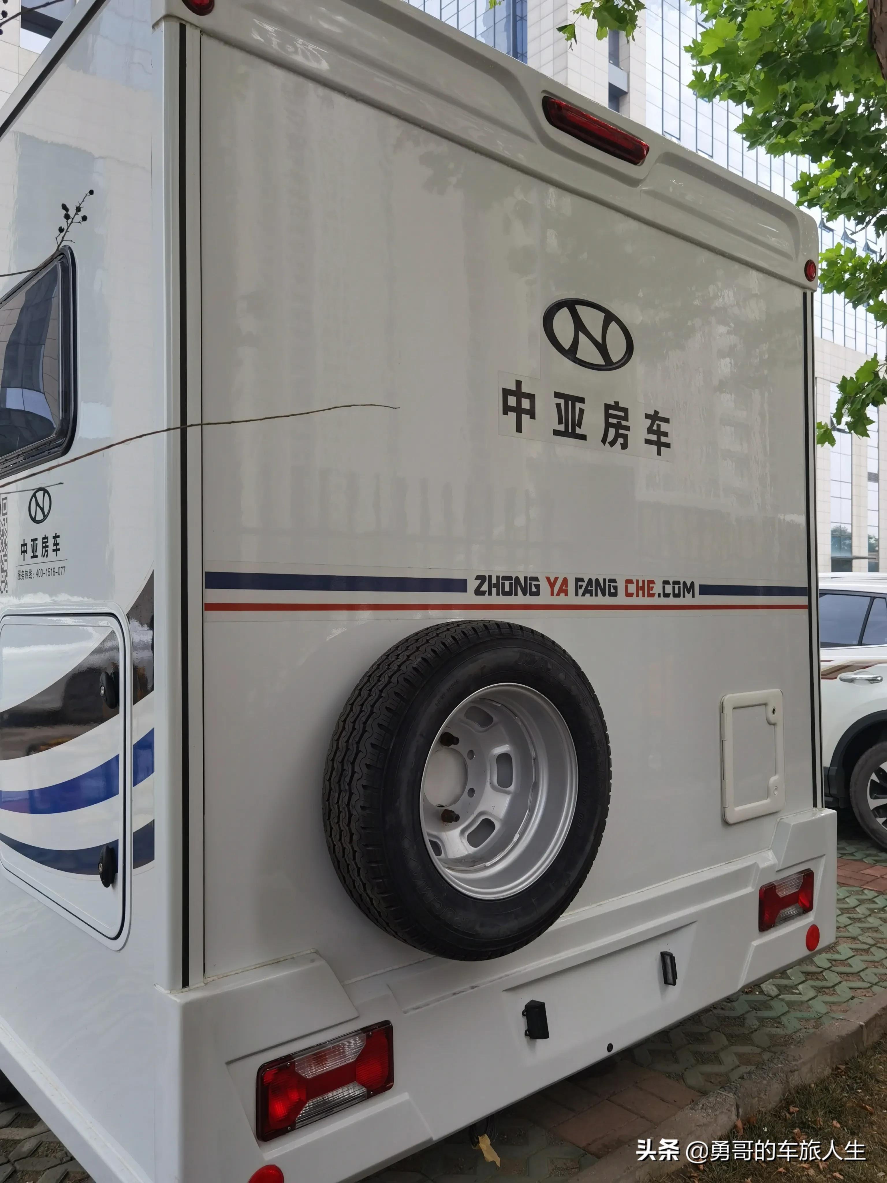 依维柯b型6座房车最新款价格多少,国六进口6.5吨依维柯房车无拓展