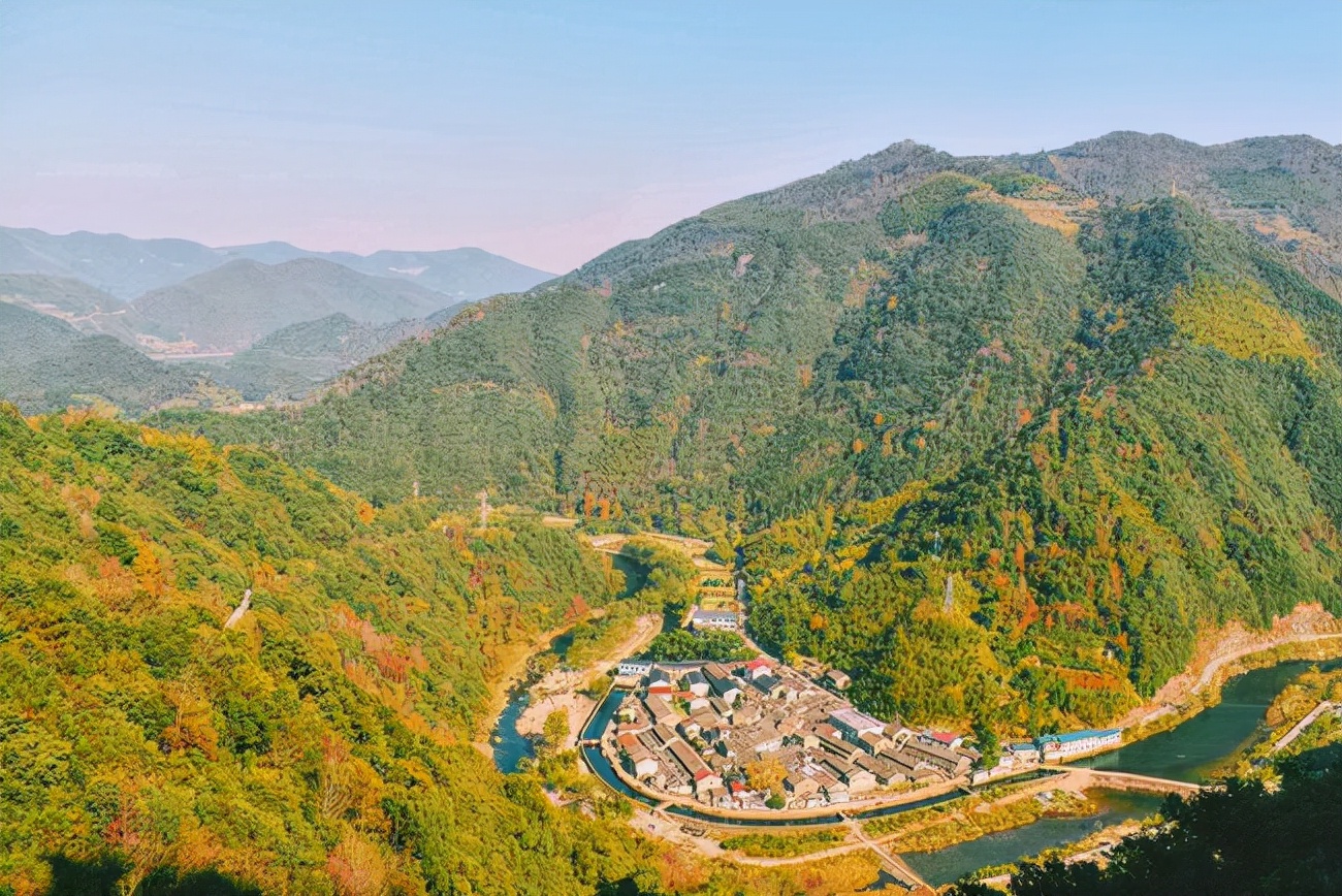 适合秋天自驾游的路线推荐一下,秋天皖南川藏线自驾游攻略