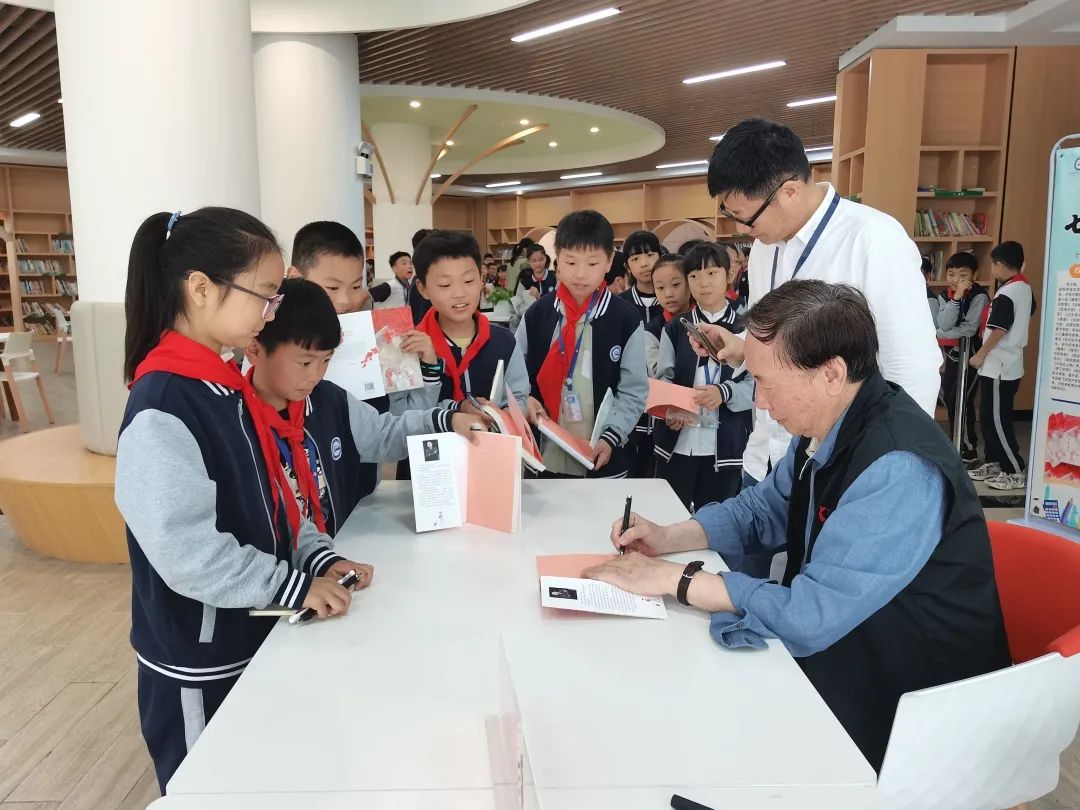 *光春**美如斯,正是读书时|中国儿童科幻之父张之路走进瓯海校园