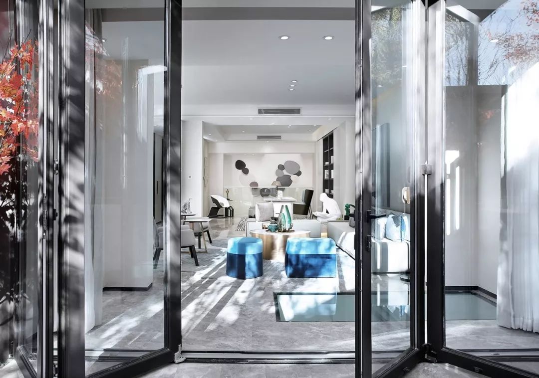 背靠北京西山龙脉的别墅室内装修是普通人难以企及的大气奢华