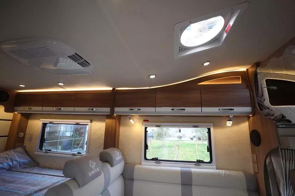 骏驰雷霆一号房车,骏驰房车直播间