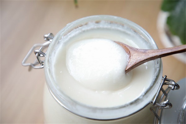 蜂蜜水早上喝好还是晚上喝好一些,蜂蜜水是早上喝还是晚上喝比较好