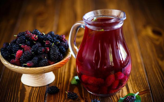 养肝日常可常吃这几种水果,养肝的人建议少吃这2种水果