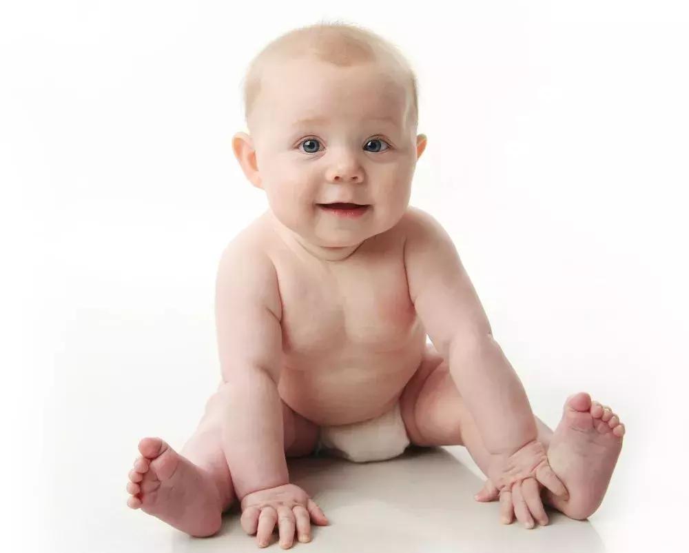 摇晃哄睡宝宝真的会引起脑瘫吗,月子里宝宝剧烈摇晃会导致脑瘫吗