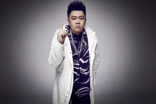 2003年爽子与隐藏因为一首《在北京》，开启了中文说唱的Beef时代