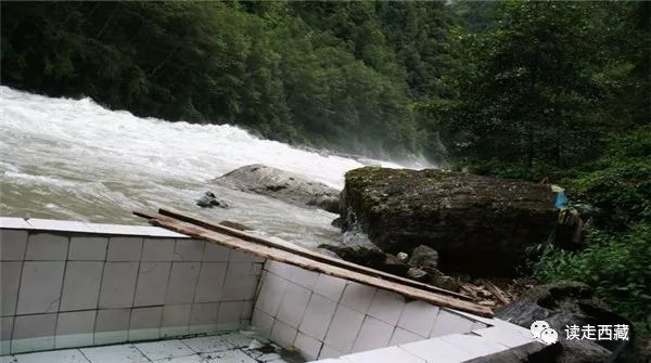 【走*藏西**】具有药用功效的波密温泉，有机会的话可去泡泡……