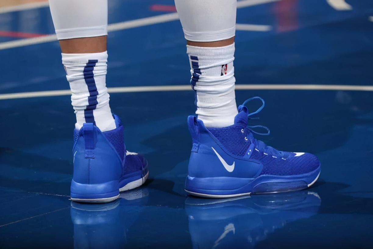 莫兰特上脚kobe4橙色,莫兰特上脚过的kobe球鞋