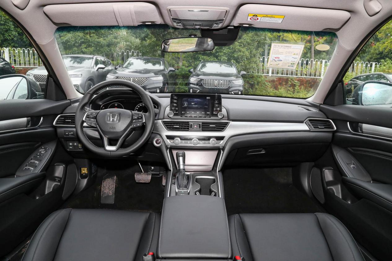 年底买车别被优惠冲昏头，雅阁、凯美瑞、阿特兹怎么挑才最合适？