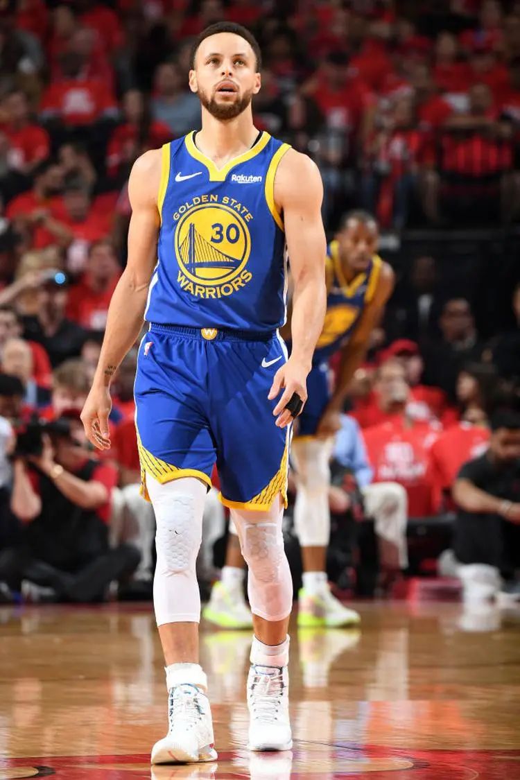 curry1什么时候出,curry1小前锋能穿吗