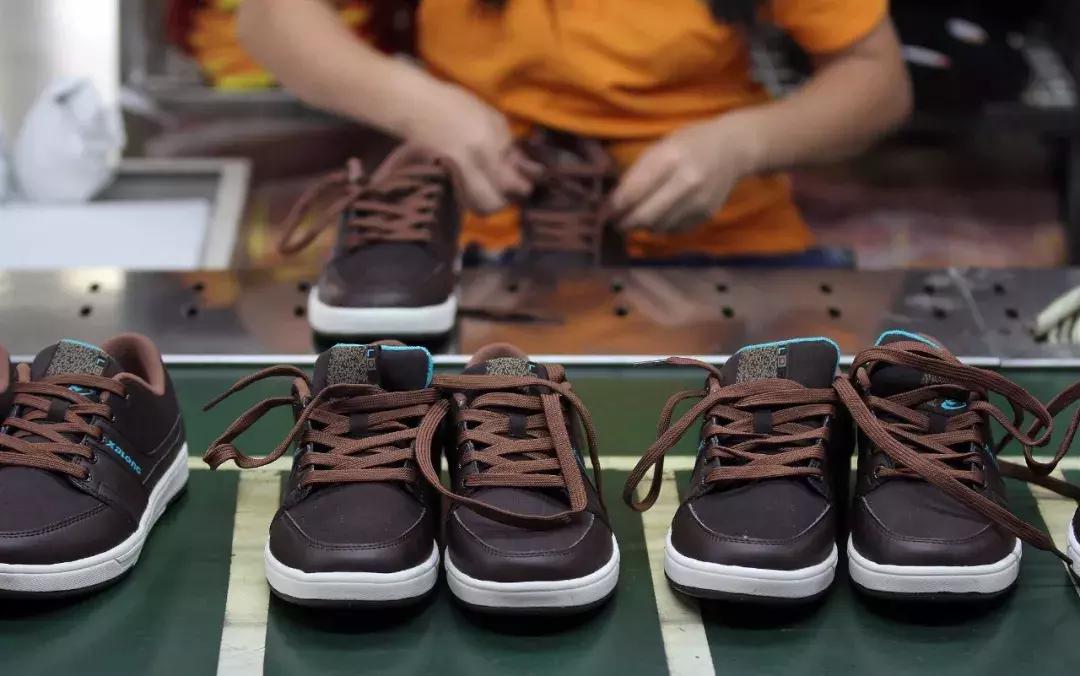 4天暴涨900%，00后都跑去炒鞋了