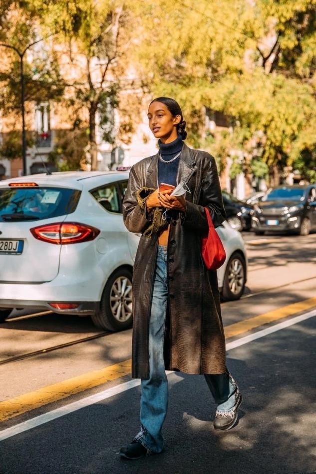 呢子大衣和皮大衣哪个暖和,羊毛大衣与皮大衣哪个好看