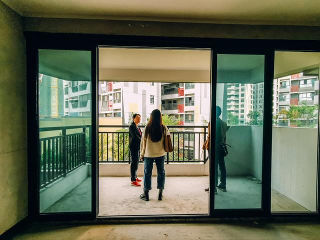 为什么买二手房不担心房龄,为什么买二手房不买二楼