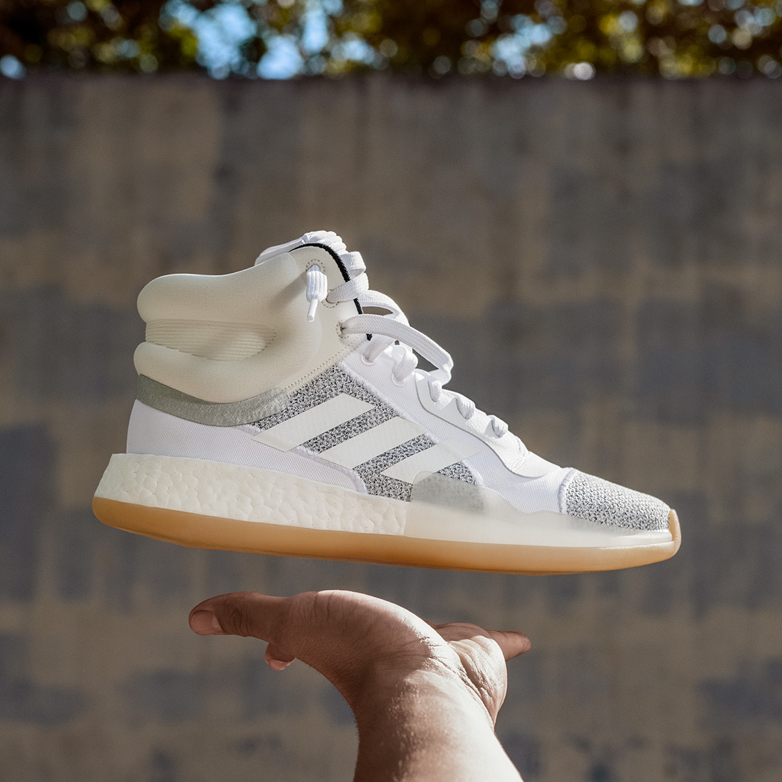 篮球鞋adidas即将推出利拉德,篮球鞋未来发展趋势