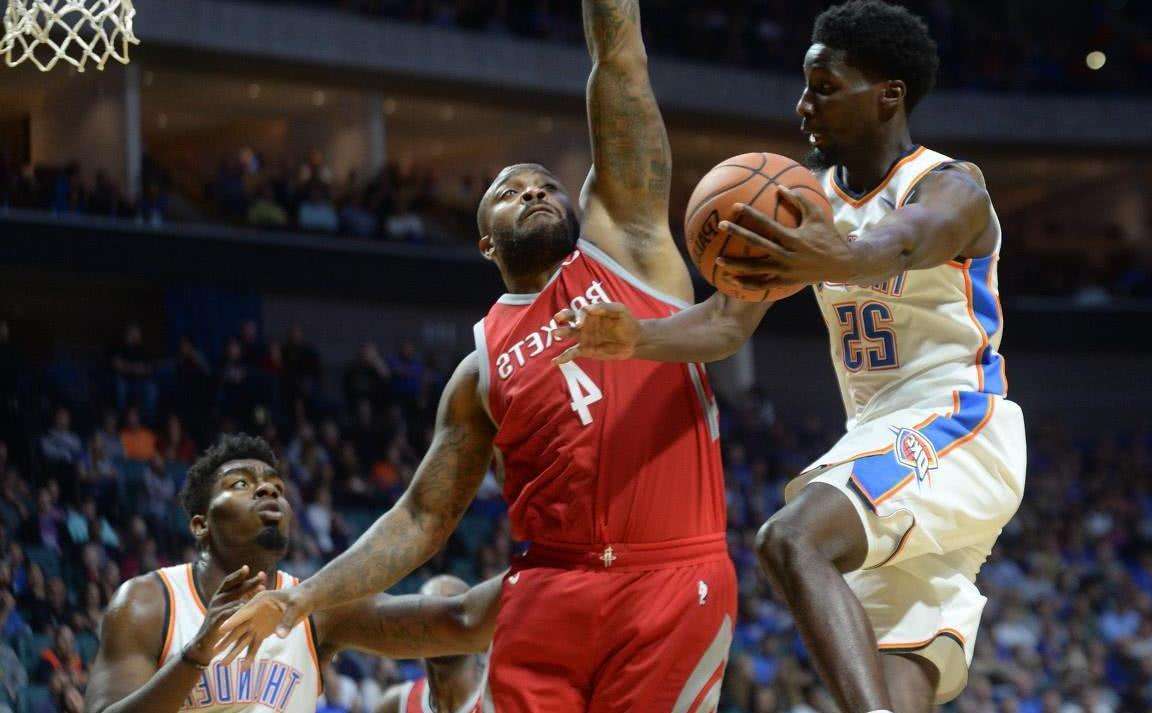 塔克谈波波维奇视频,塔克伤退