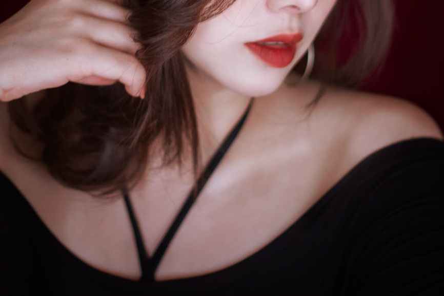 已婚男女之间关系暧昧有哪些表现,异性朋友互相心里有对方的表现