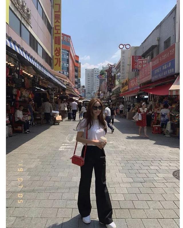 朴孝敏新写真,朴孝敏白色深v