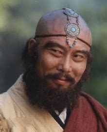 鸠摩智和金轮法王是一个人演的吗,鸠摩智和金轮法王同一个人演的