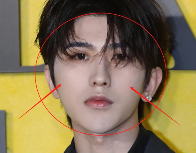 蔡徐坤照片ins高级质感最新,蔡徐坤最新路透生图