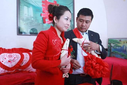 中国3000万男光棍问题怎么解决,现在3000多万单身男光棍该怎么办