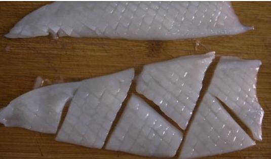 鱿鱼怎样切好看又好吃,卷卷的鱿鱼