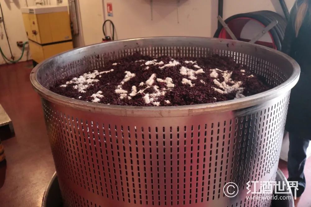 半甜型葡萄酒酿造过程,欧洲葡萄酒的酿造过程