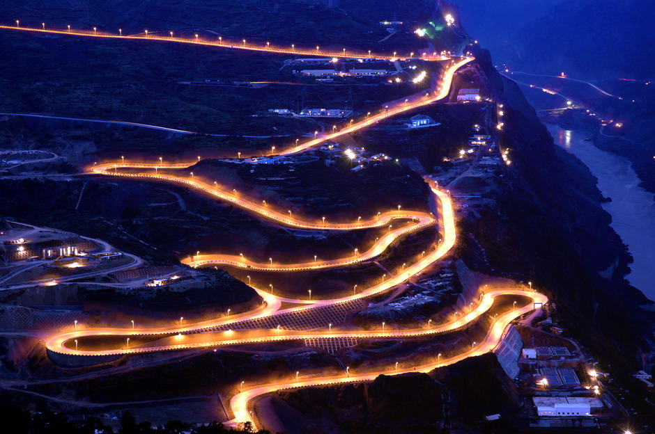 溪洛渡水电站近距离观看,传说中的金沙江溪洛渡水电站