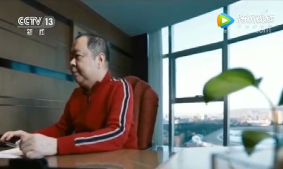 惊动央视,姚明都来致敬。他“一个人”组成篮球队后,打败了死神