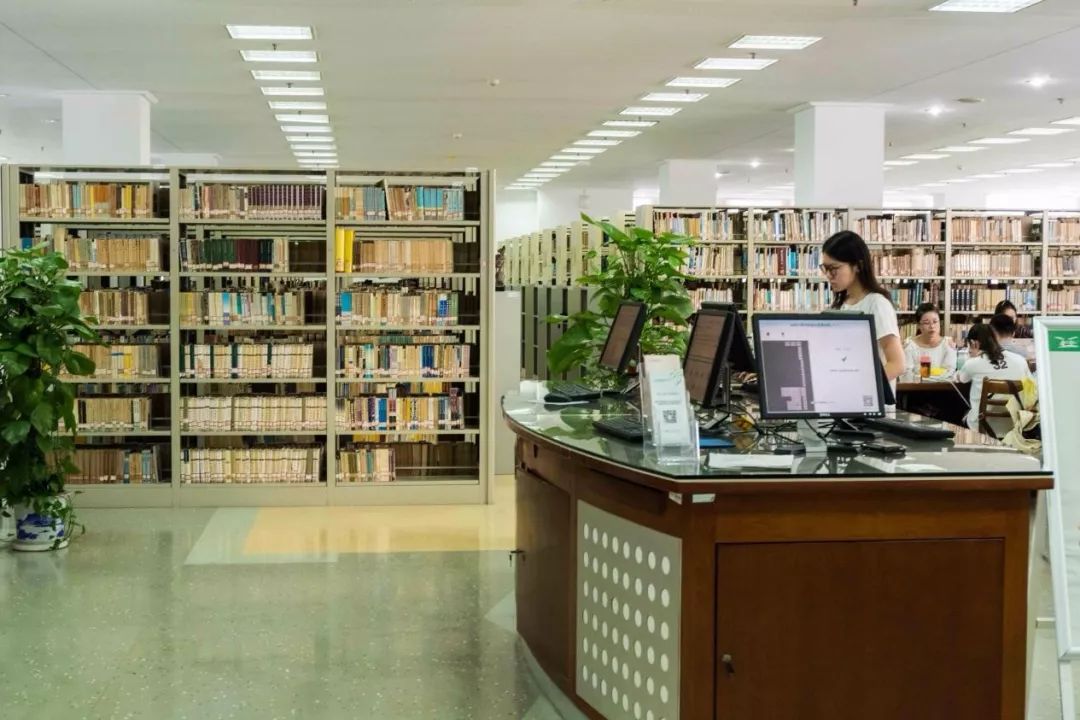 曝光！南京这所高校藏了个网红图书馆，还有高温杀菌器给书除菌！