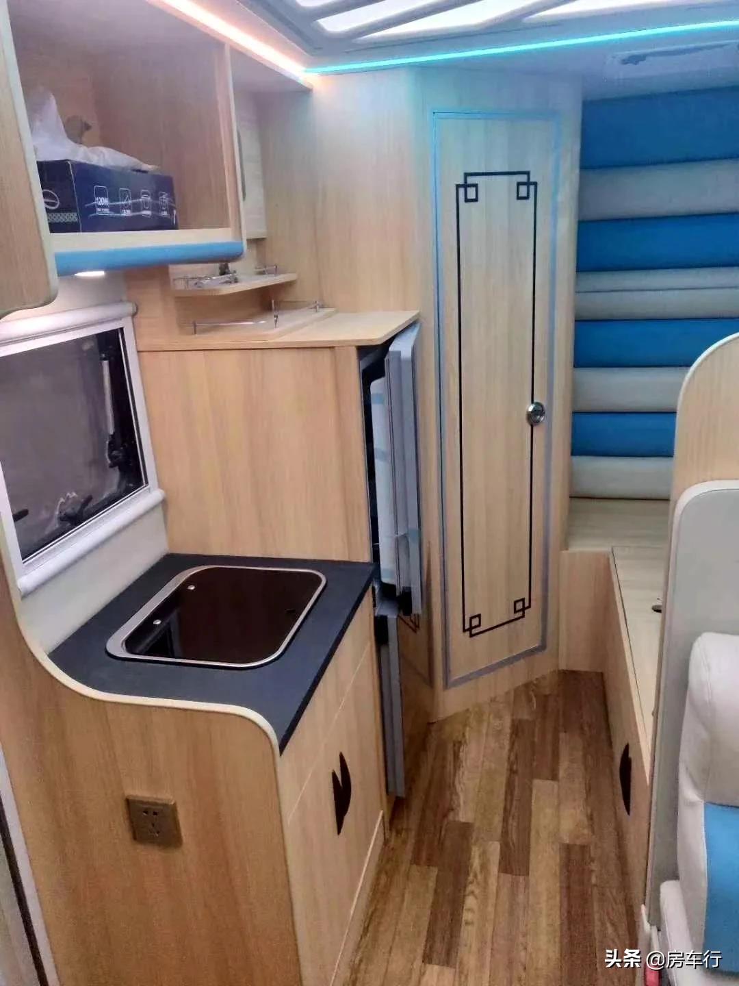 程力h500升顶露台房车官网,湖北程力房车30万元以下c型