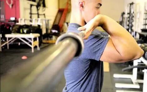 深蹲怎么做更有效果,深蹲怎么做不伤腰