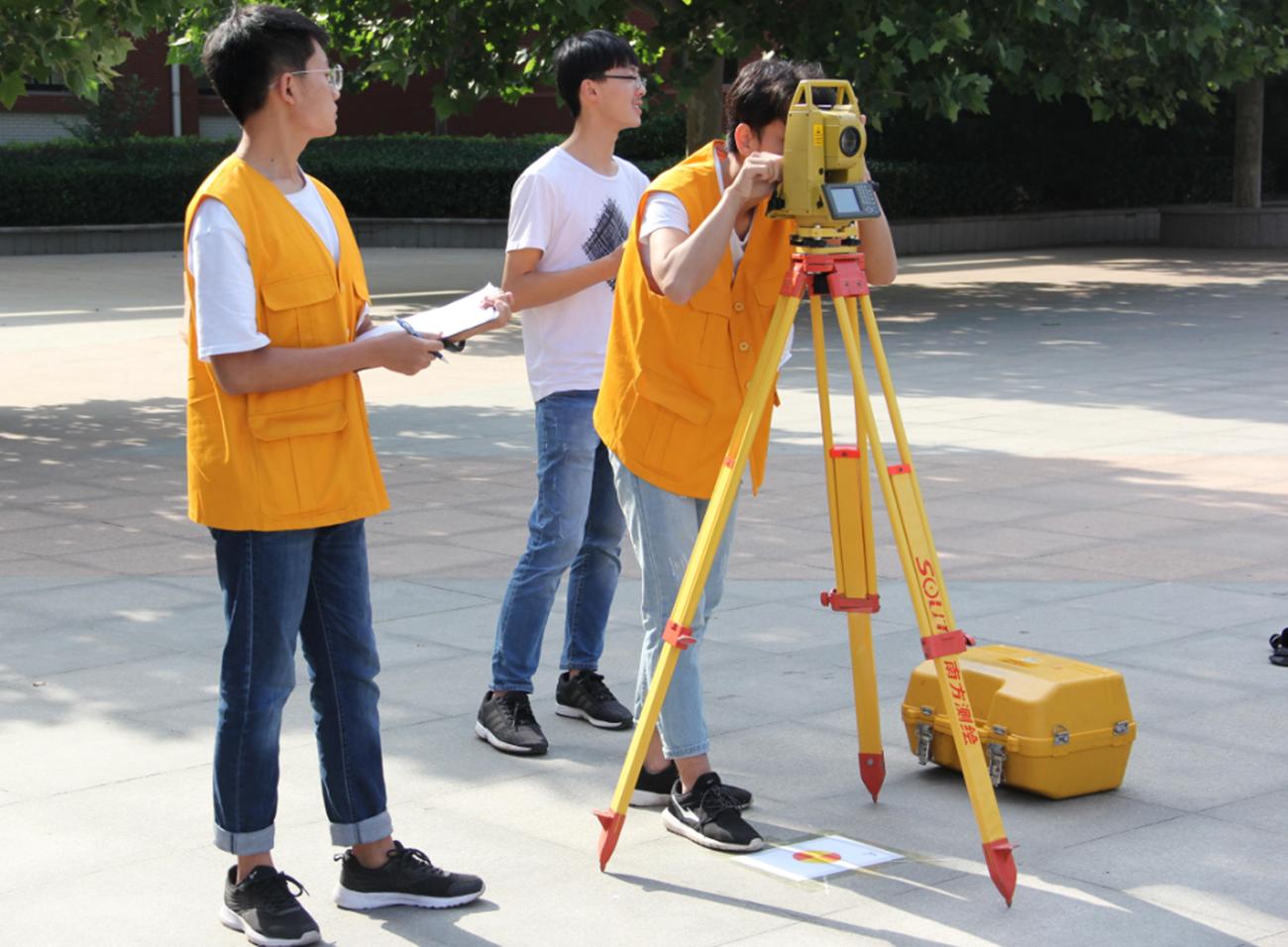 专科学历真的有那么难就业吗,本科生与专科生哪个更容易就业