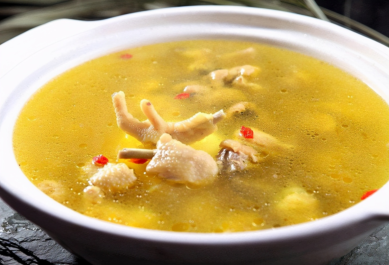 同样都是生孩子为什么区别这么大,为什么中国人坐月子要喝热水