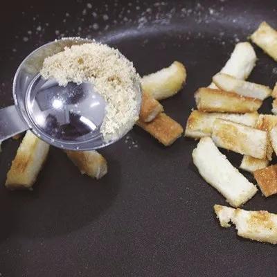 吐司发硬了怎么办啊,吐司面包变硬怎么处理