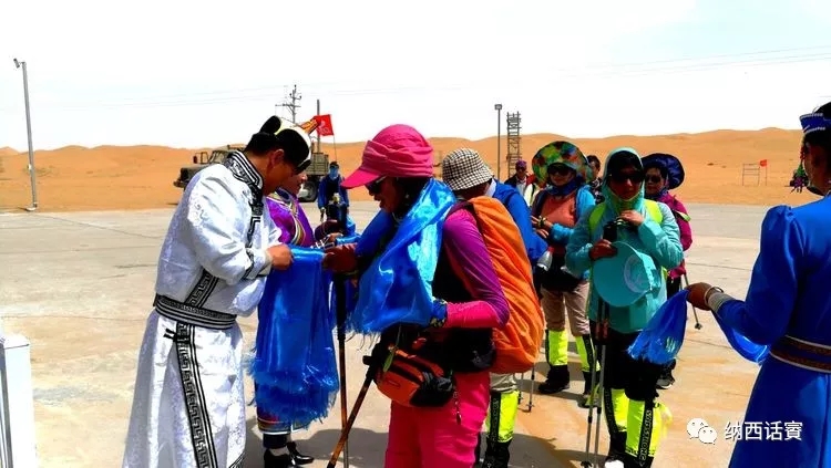 叶紫被雷劈穿越到异界,关于叶紫的穿越小说