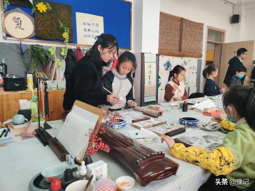 郑州一学校租300亩地教种地，不让家长改作业，也不让上补习班