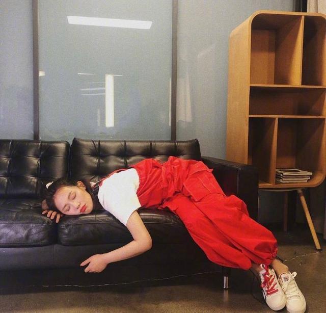 马思纯晒图片大全,马思纯发布减肥前后对比照