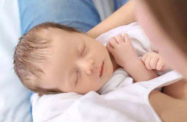 宝宝每个月龄的标准体重,0-12个月婴儿身高体重对照表2021