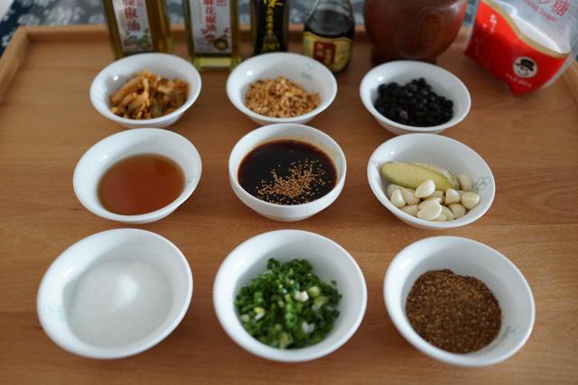 1碗面米粉5碗清水教你在家做凉粉,一碗面粉一碗水自制凉粉