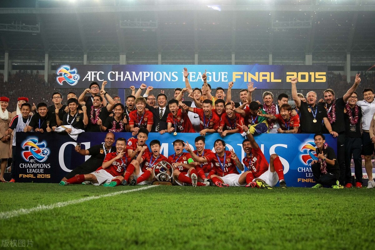 世界著名足球队队徽和标志,世界知名足球队logo