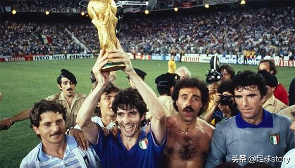历史上最经典的足球史,回顾曾经的足球时代