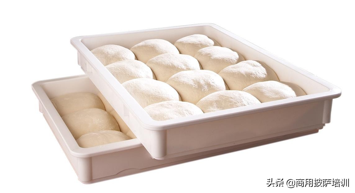 披萨面团冷藏发酵不往高了走,披萨面团冷藏后怎么再次发酵