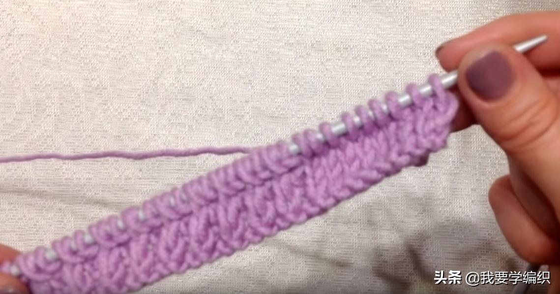 双层黑白竖条纹围巾编织教程,纯手工交叉格围巾编织教程